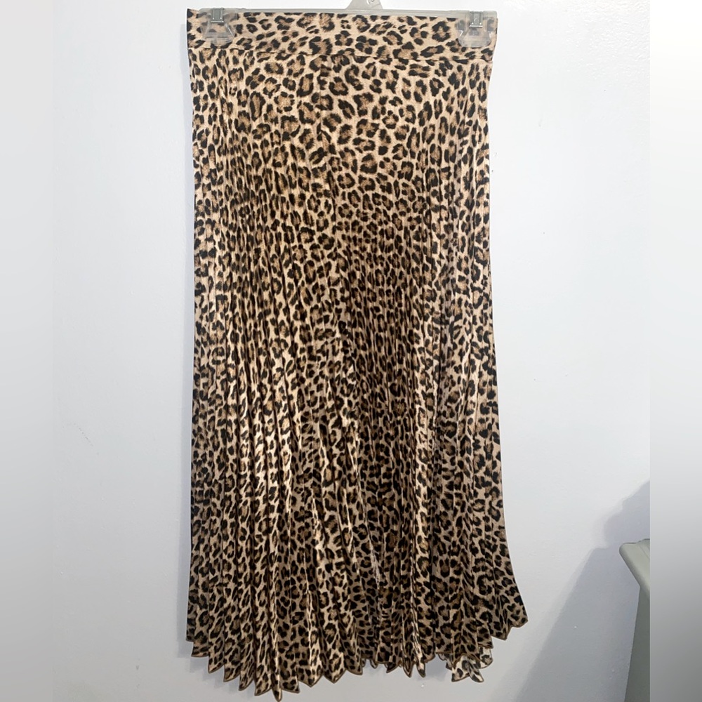 Amante Women’s Pleated Leopard Skirt, size L